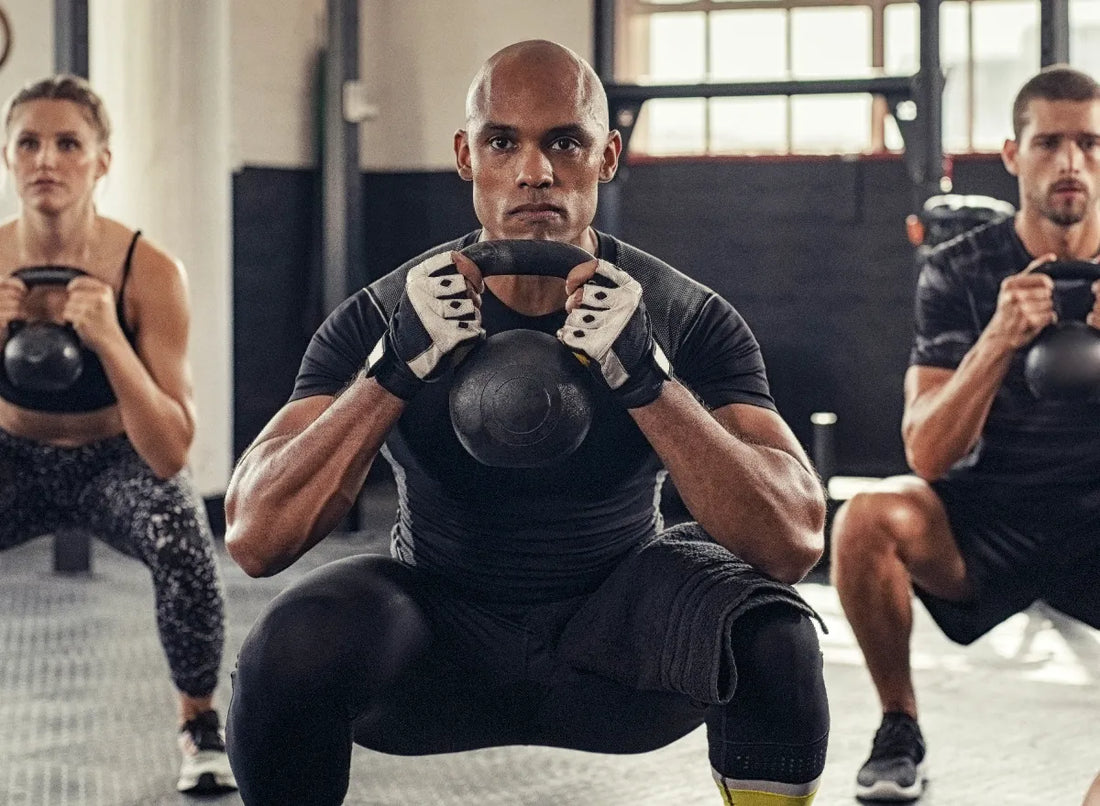 En 15-minutt treningsøkt med kettlebells som trener alle muskler