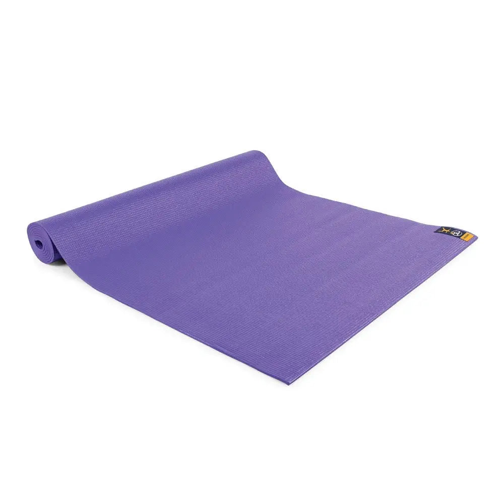 Yoga-Mad® Yogamatte Warrior II er den nyeste versjonen av Warrior yogamattene med godt grep og god demping. Perfekt til din hjemmetrening. Kjøp hos SportyLiving idag!